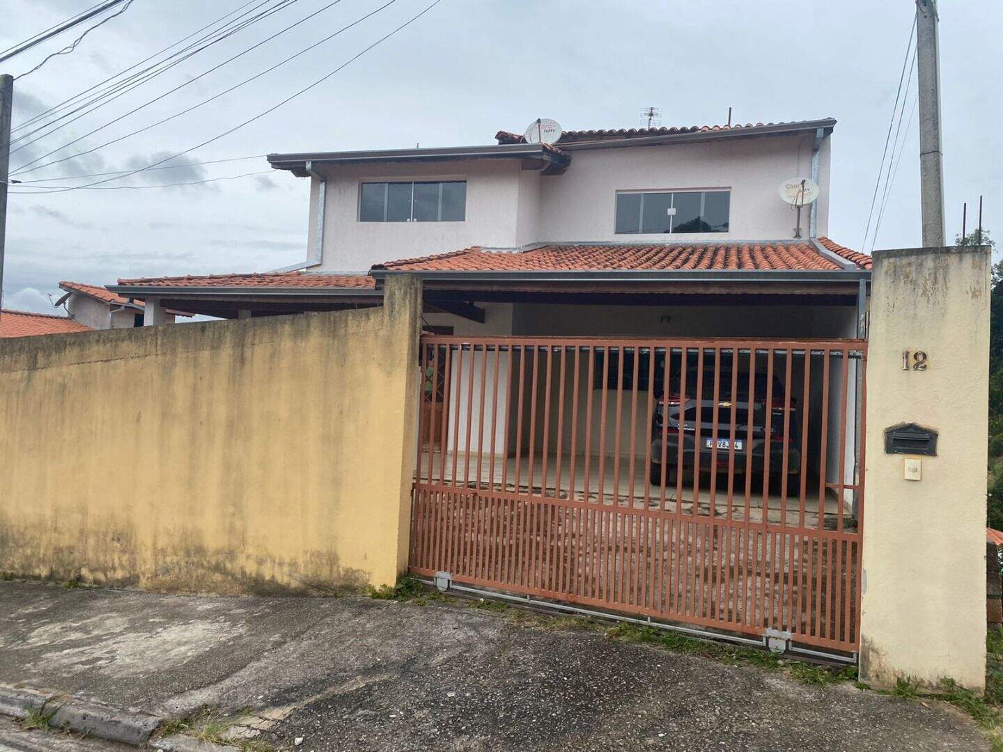 Sobrado à venda no Vale dos Eucaliptos: 