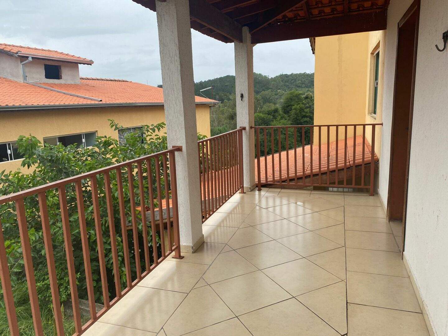 Sobrado à venda no Vale dos Eucaliptos: 