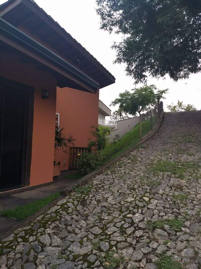 Sobrado à venda no Fazenda Paião (Alpes de Guararema): 