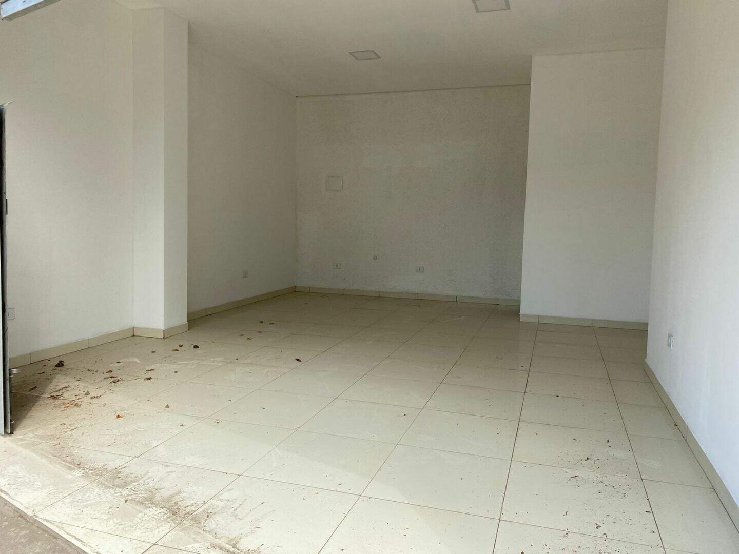 Ponto para aluguel no Centro: 