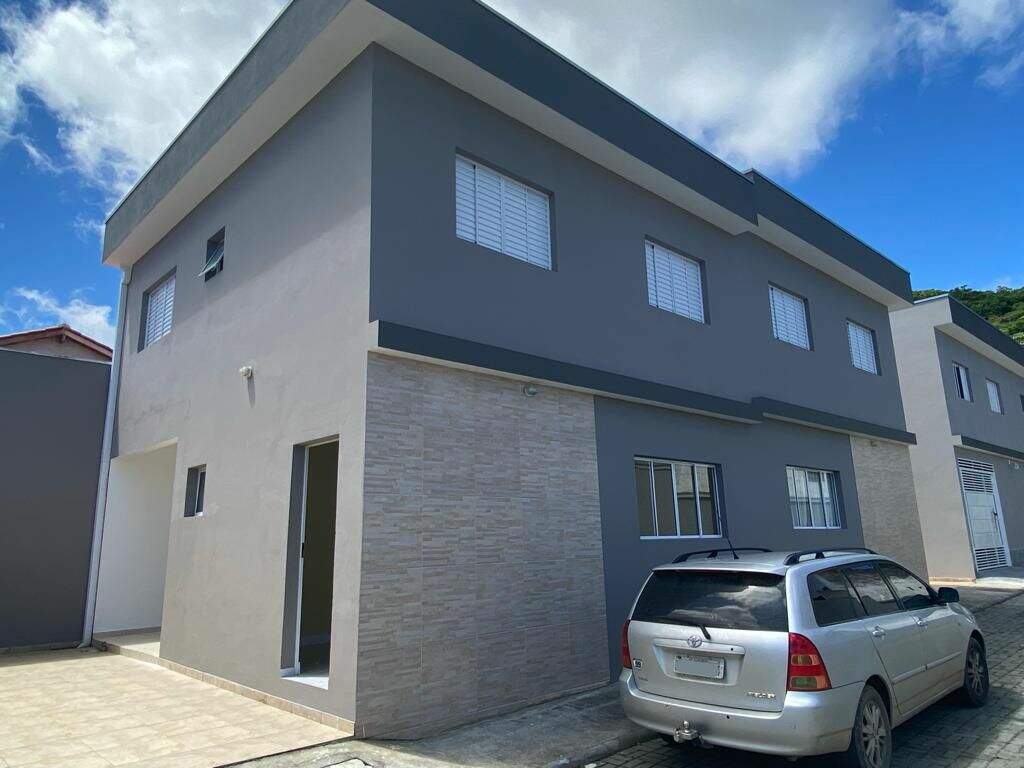 Sobrado à venda no Loteamento Valparaíba: 