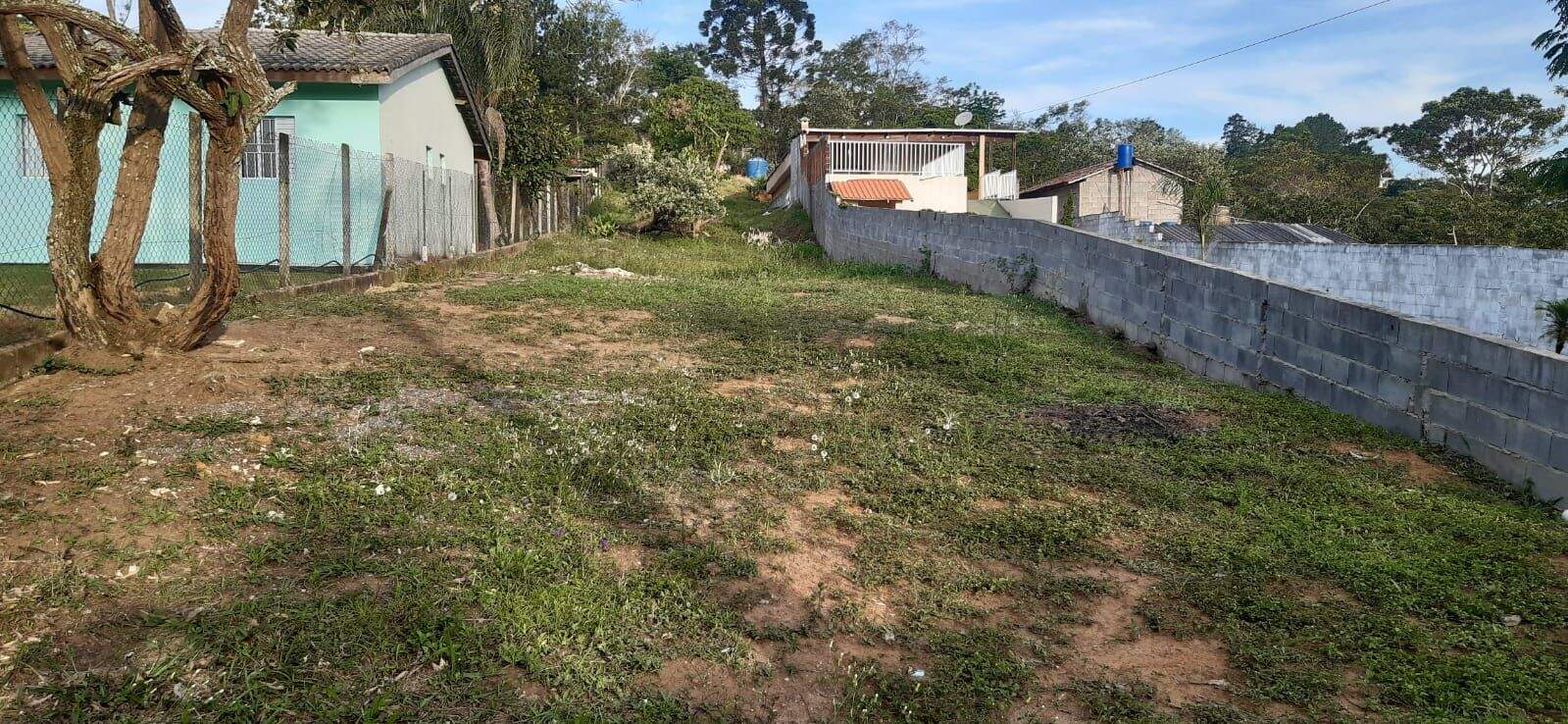 Terreno à venda no Freguesia da Escada: 