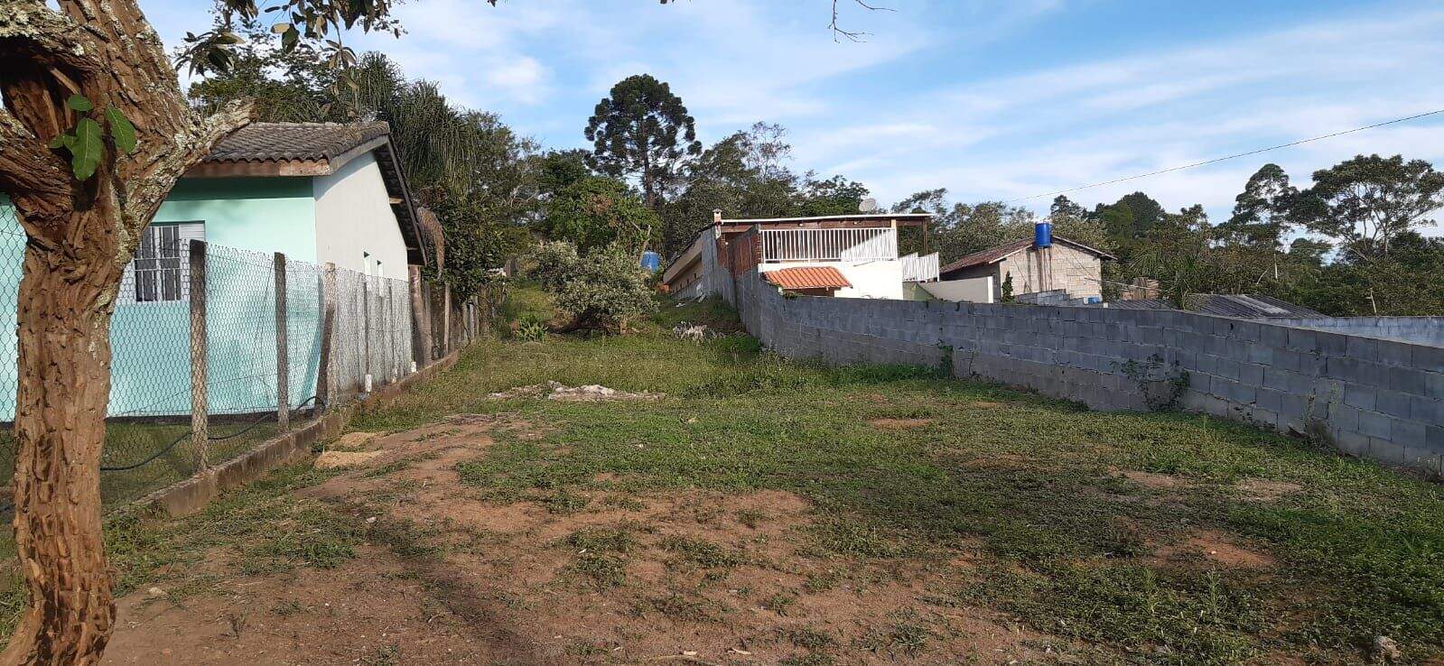 Terreno à venda no Freguesia da Escada: 