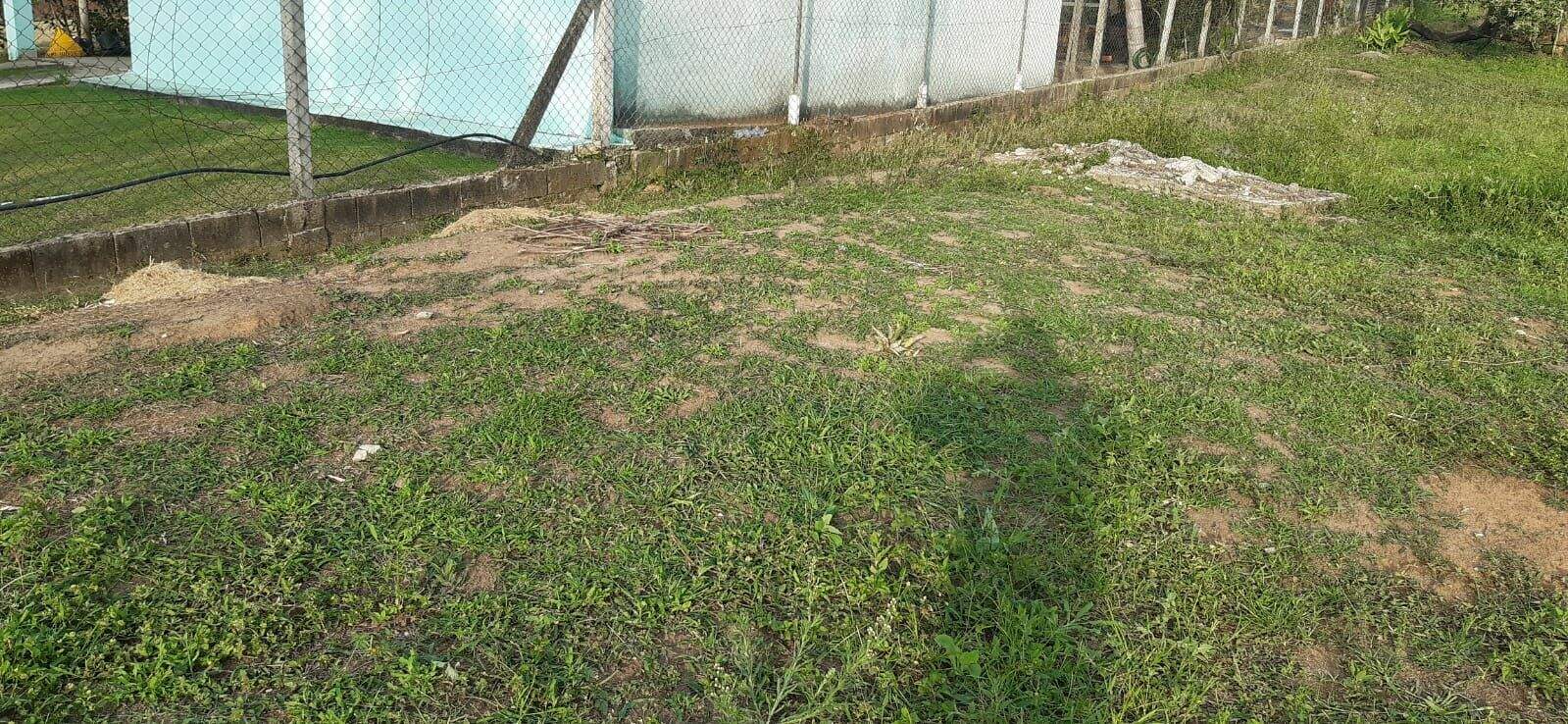 Terreno à venda no Freguesia da Escada: 