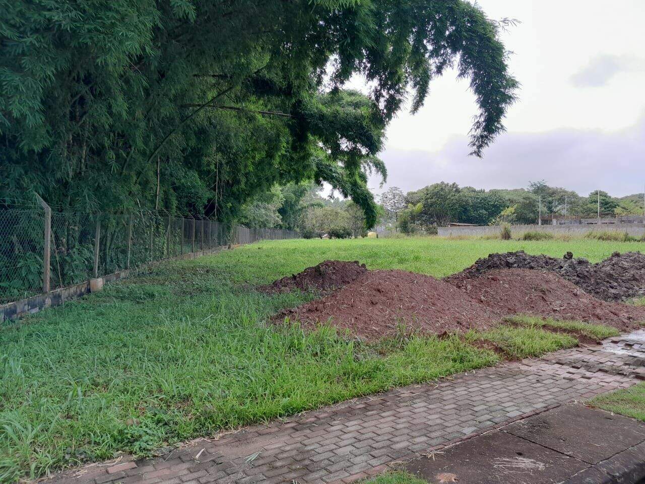 Terreno à venda no Recanto da Cachoeira: 
