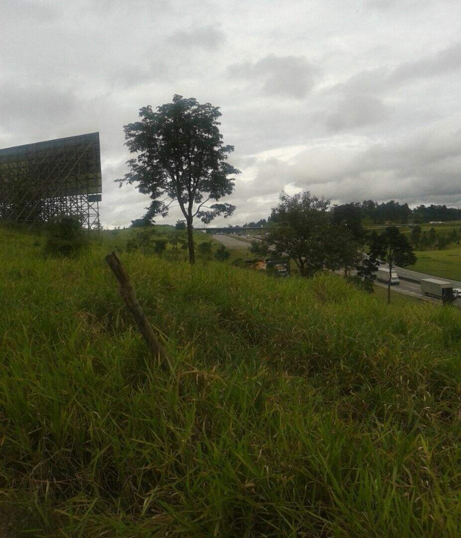 Terreno à venda no Chácaras Santa Maria: 