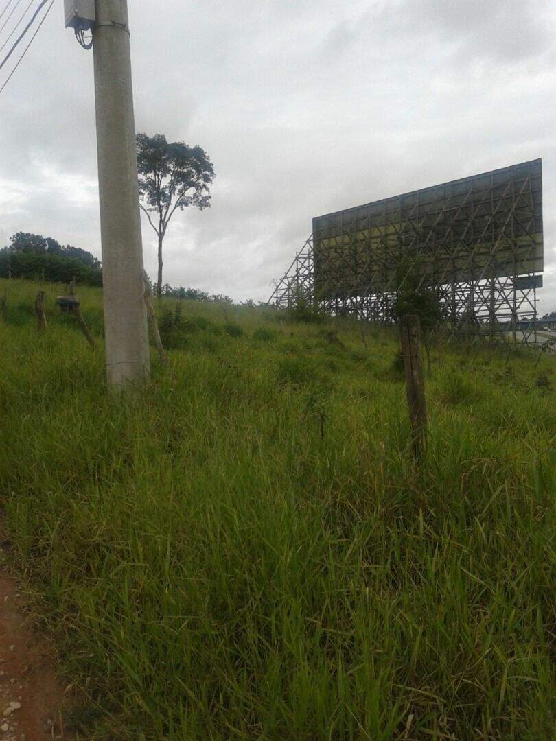 Terreno à venda no Chácaras Santa Maria: 
