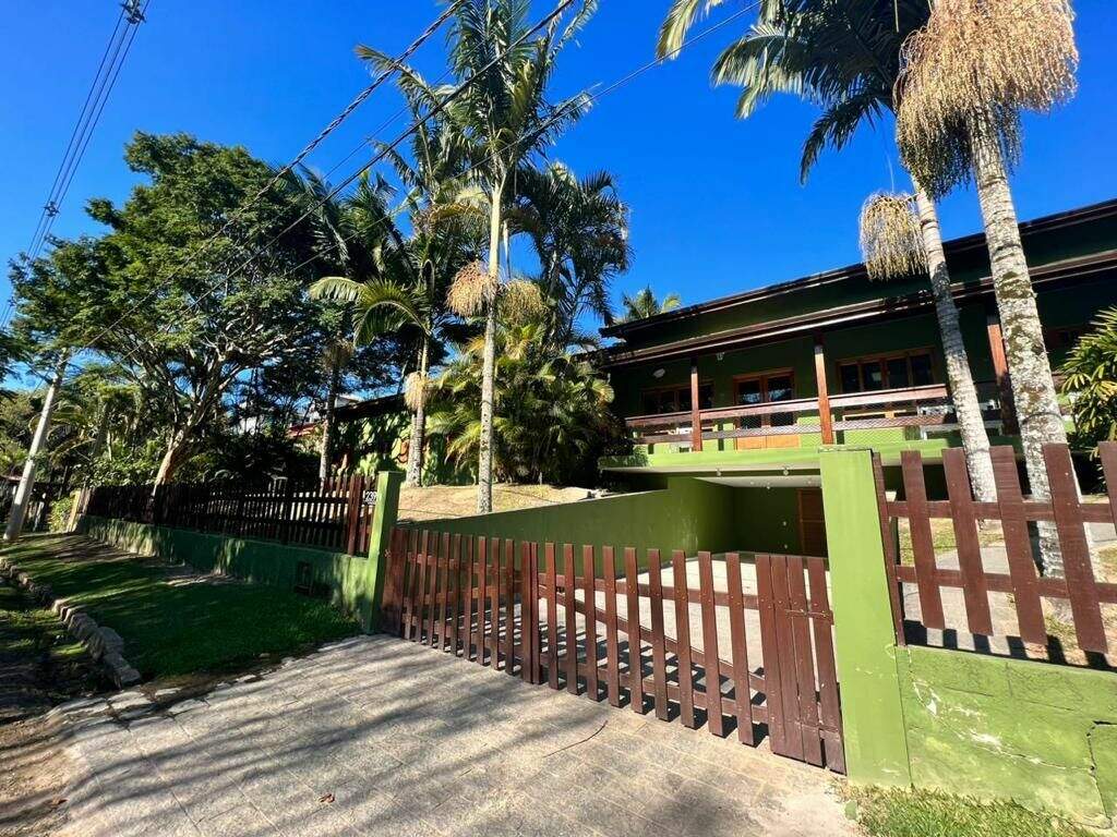 Casa à venda no Paião: 