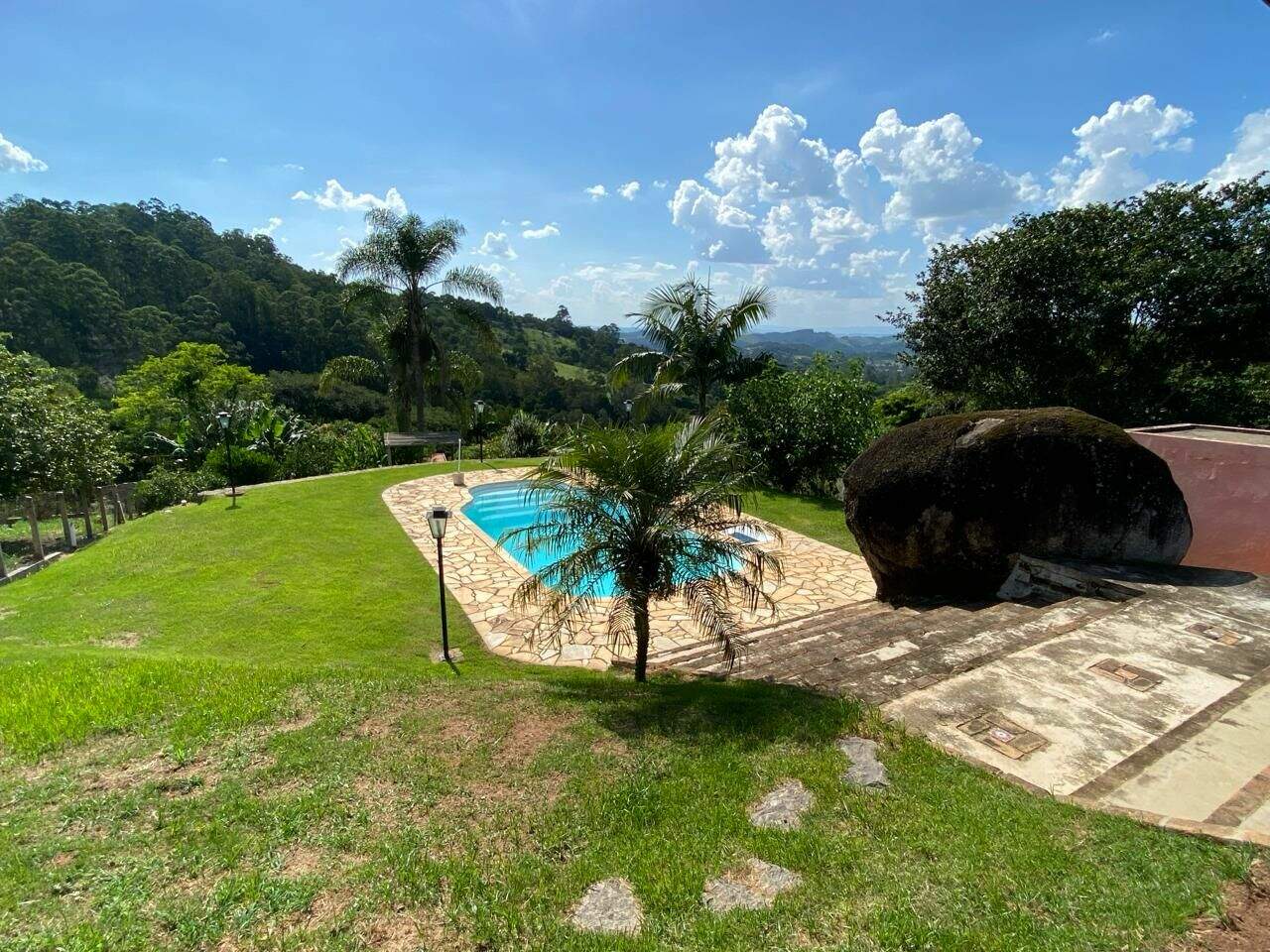 Casa à venda no Paião: 