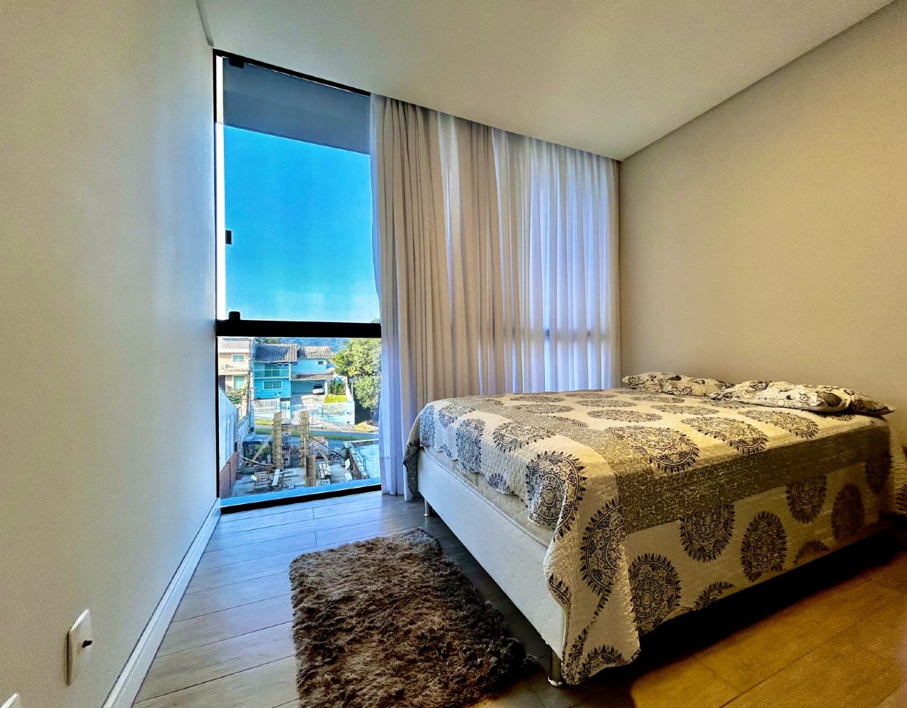 Sobrado Geminado à venda no Água Verde: 