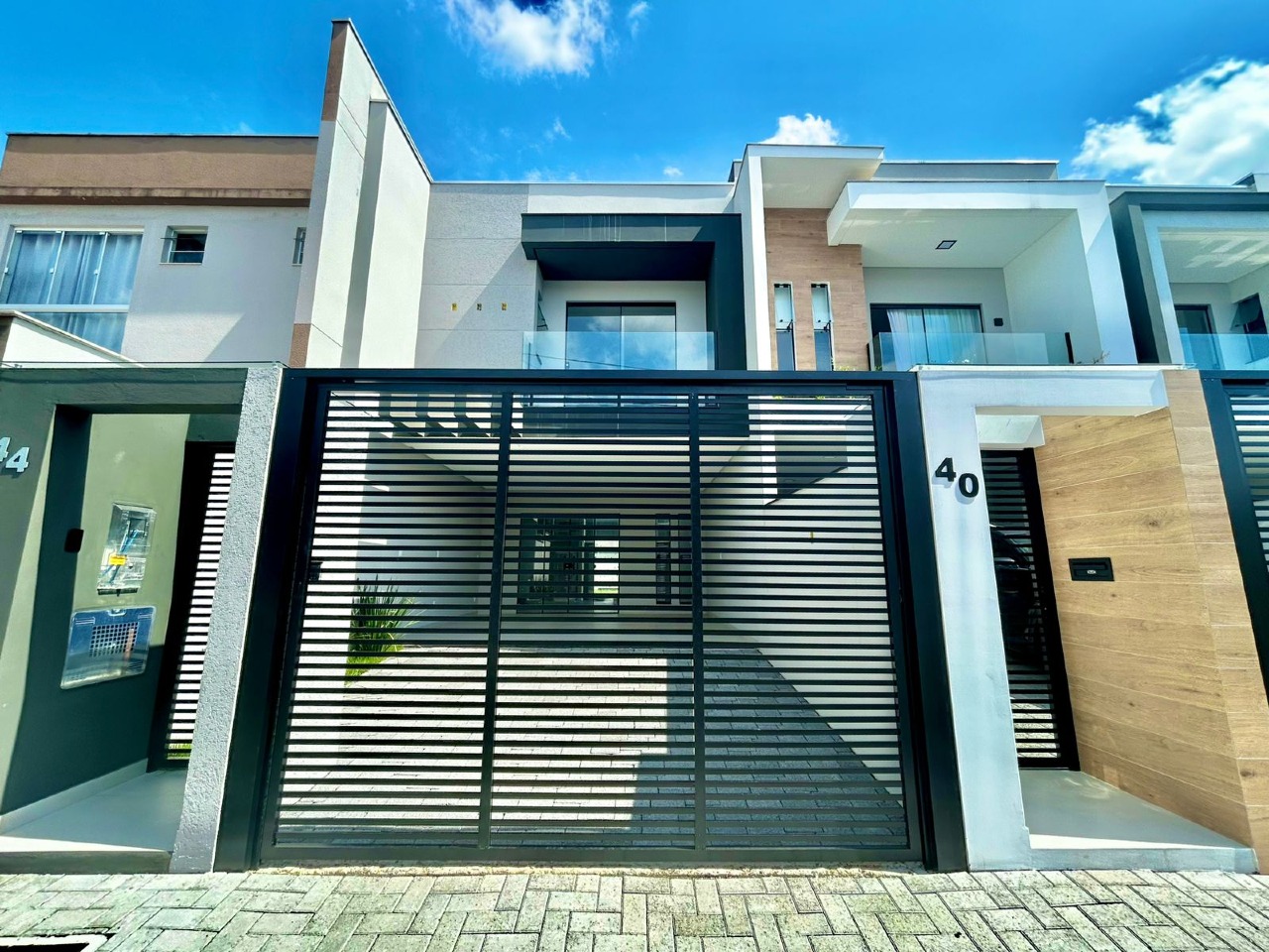 Sobrado Geminado à venda no Velha Central: 