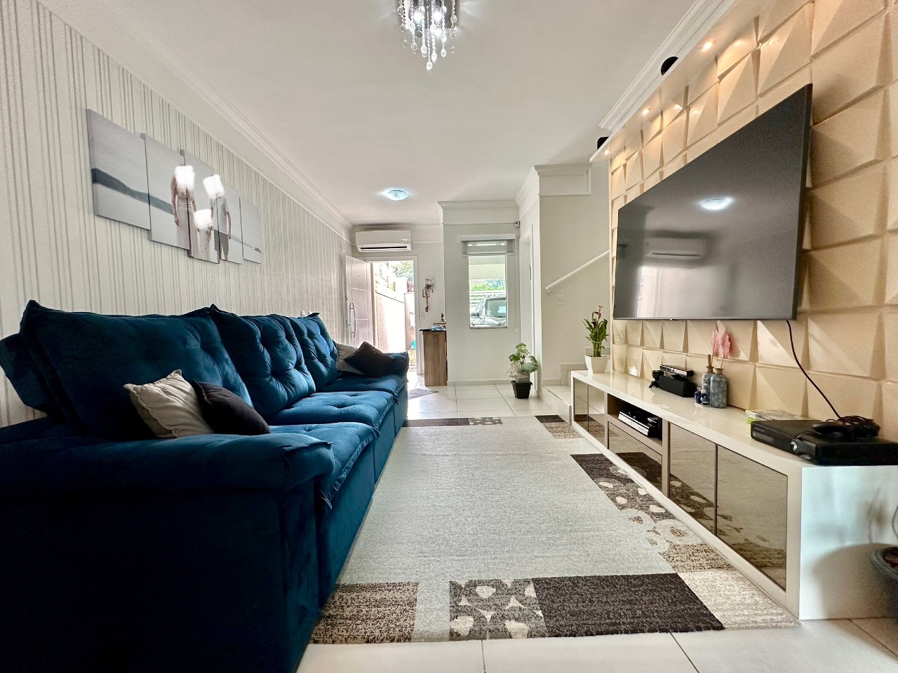 Sobrado Geminado à venda no Água Verde: 