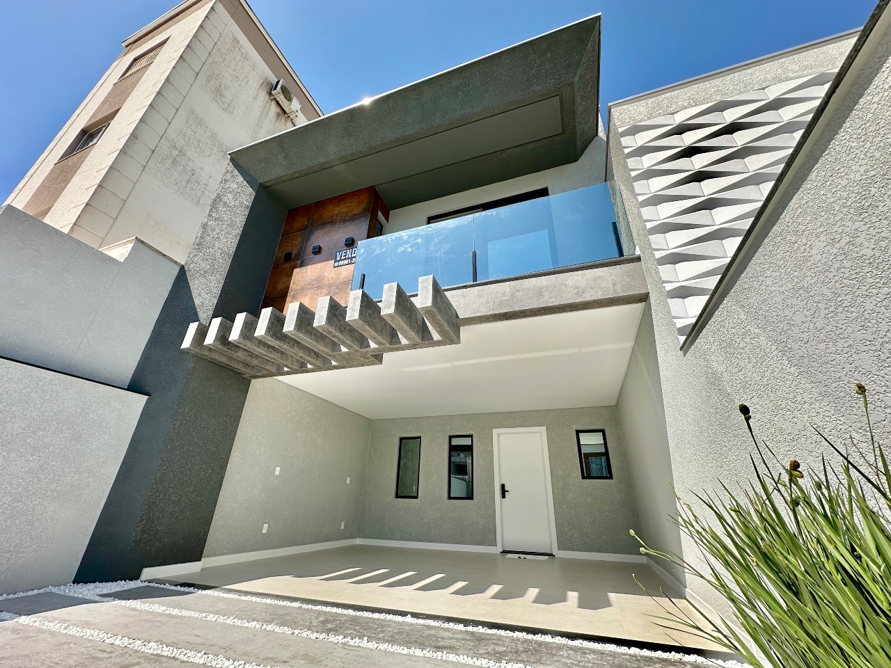 Sobrado Geminado à venda no Velha Central: 