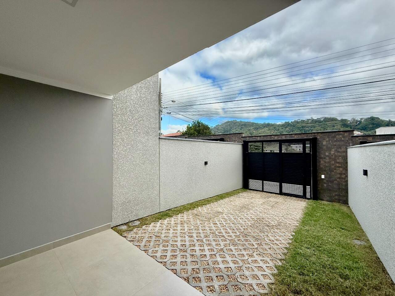 Sobrado Geminado à venda no Água Verde: 