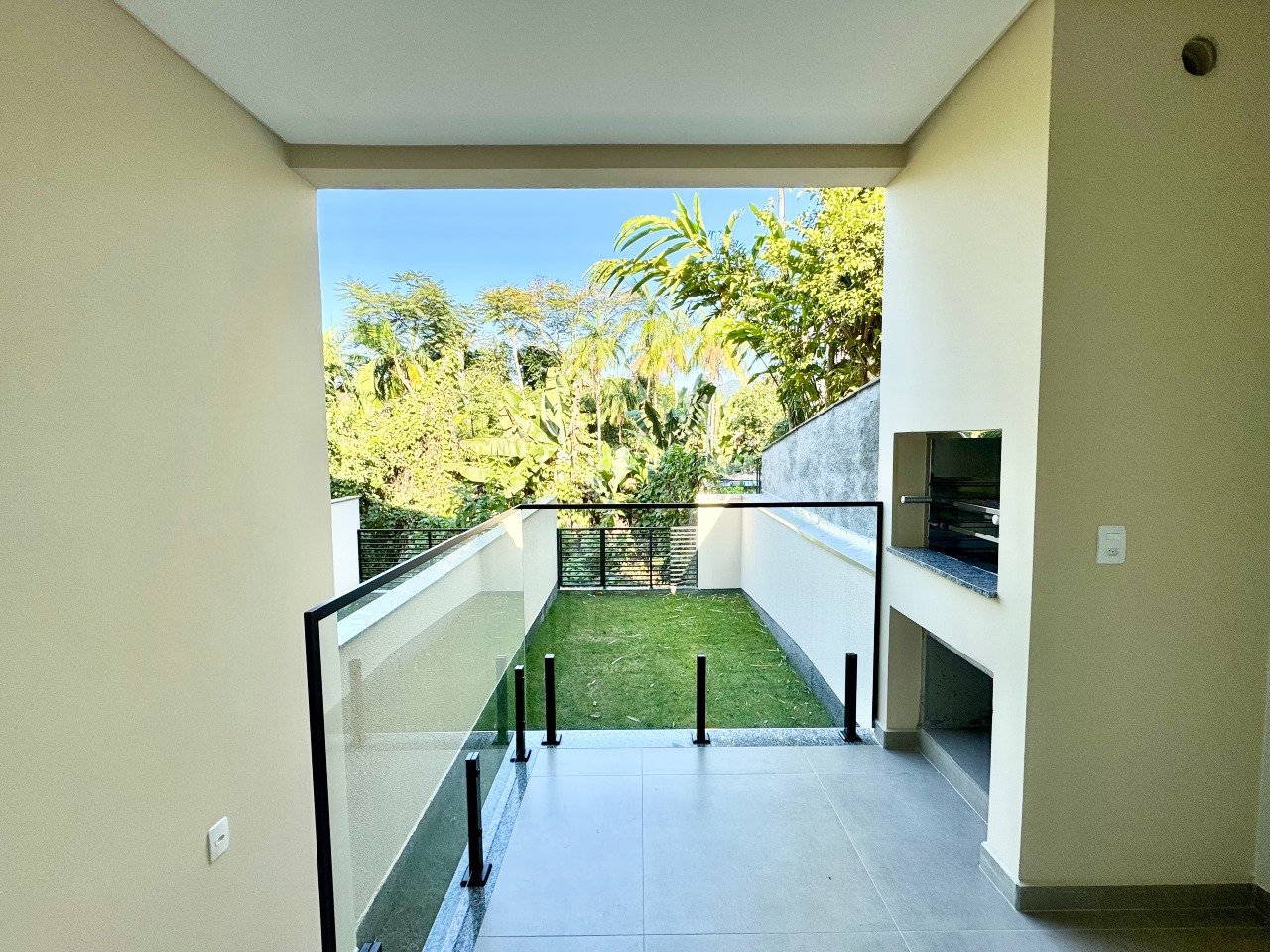 Sobrado Geminado à venda no Água Verde: 