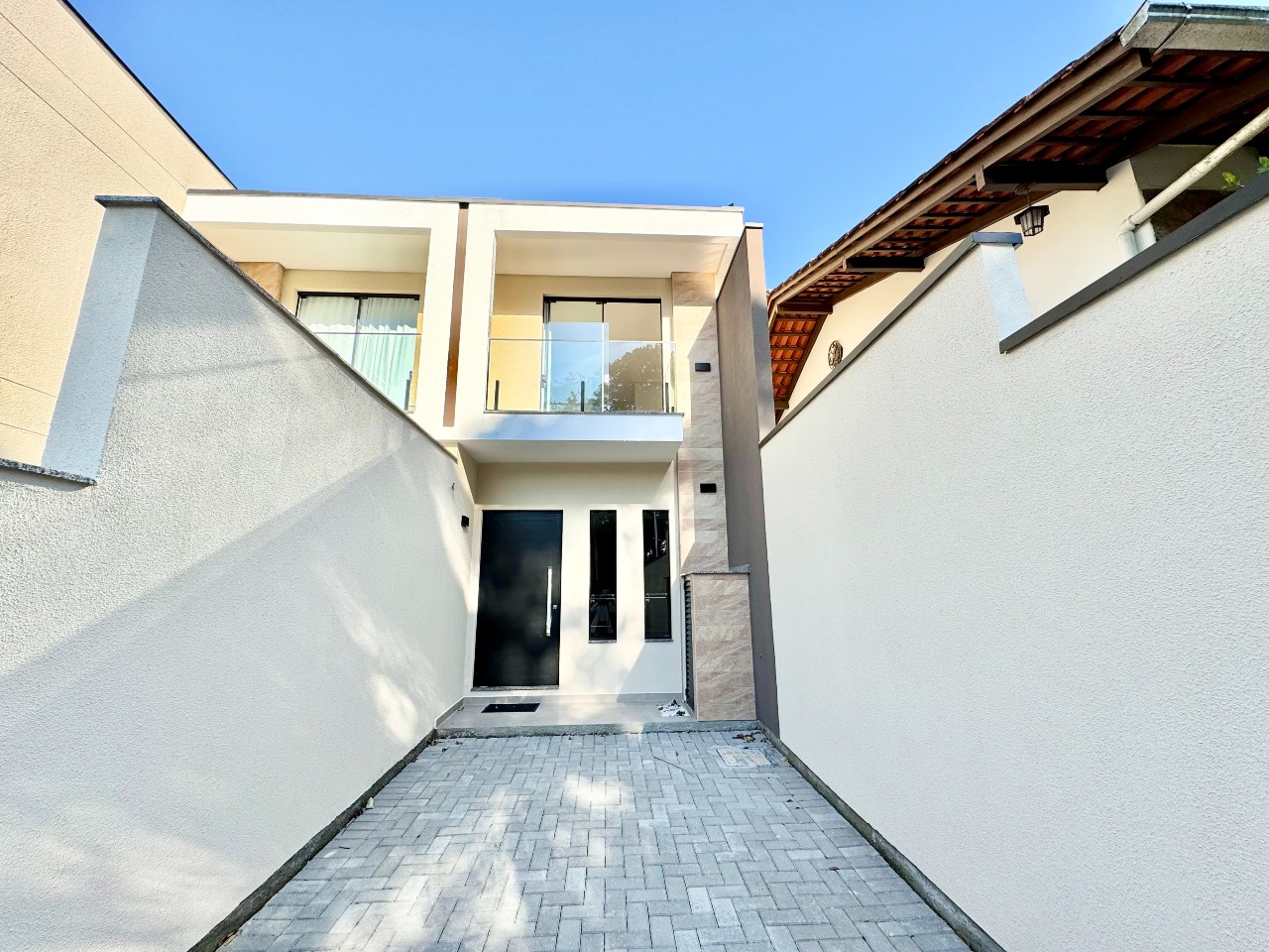 Sobrado Geminado à venda no Água Verde: 