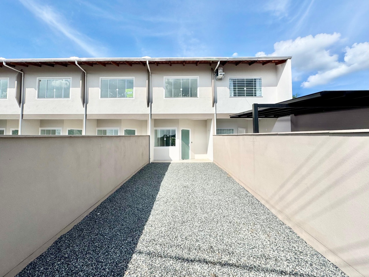 Sobrado Geminado à venda no Água Verde: 