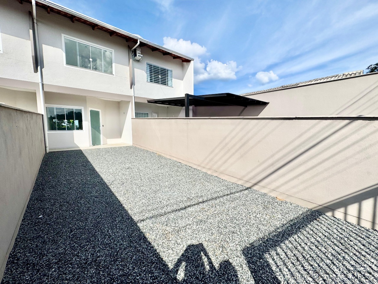 Sobrado Geminado à venda no Água Verde: 