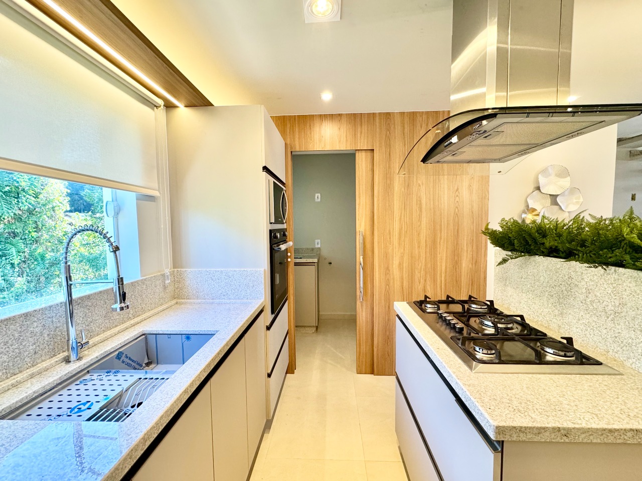 Sobrado Geminado à venda no Água Verde: 