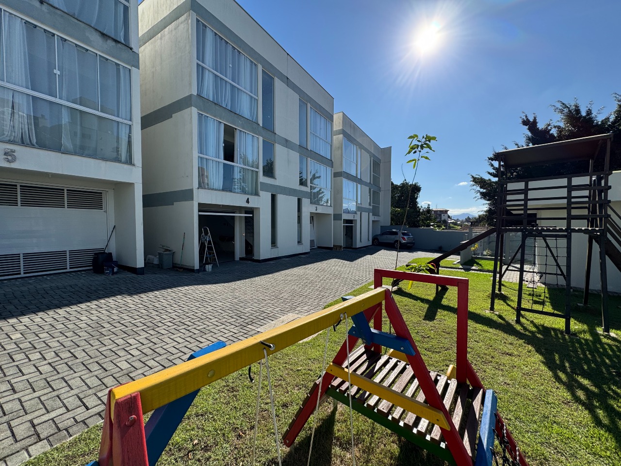 Sobrado Geminado à venda no Água Verde: 