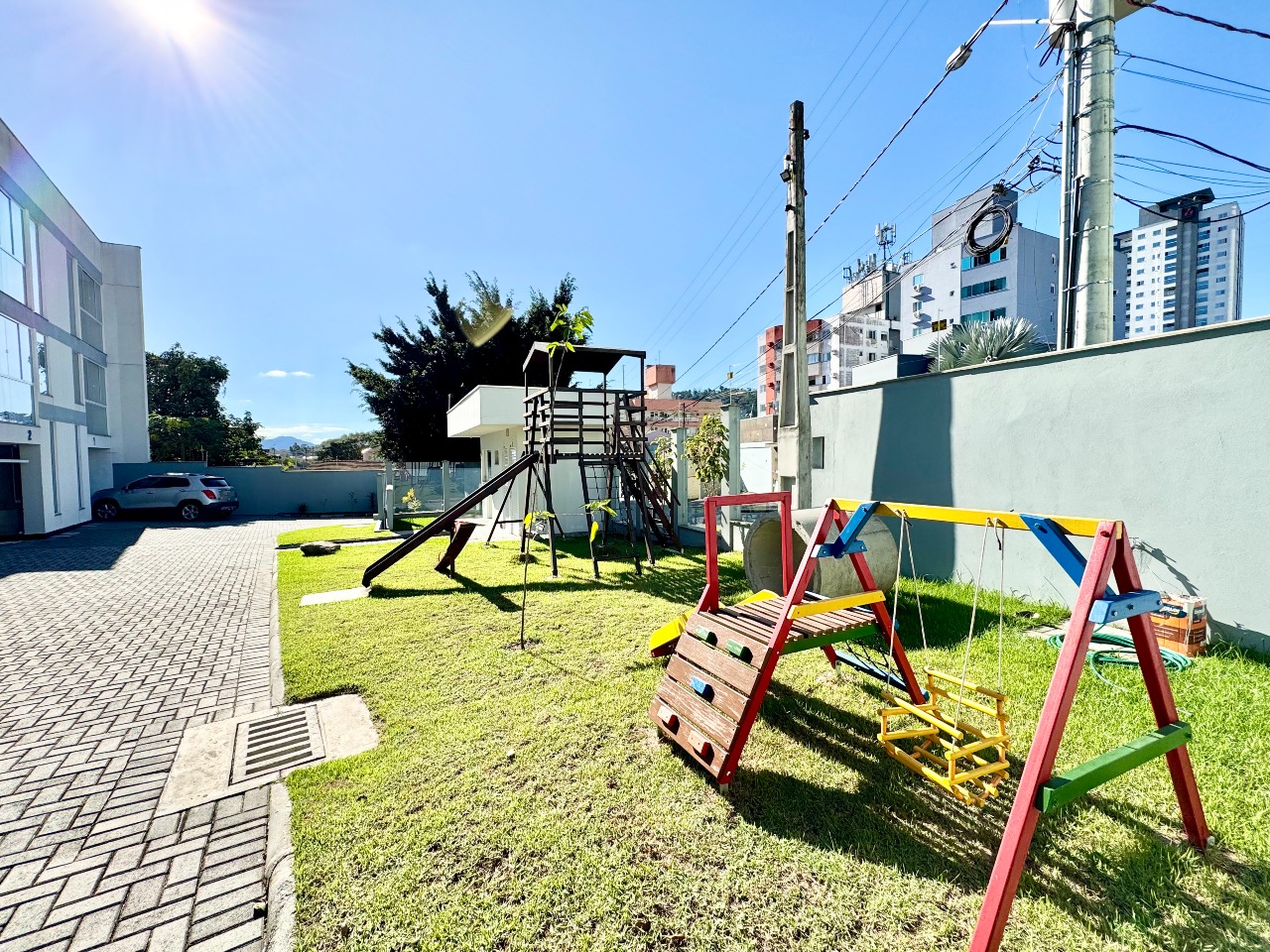 Sobrado Geminado à venda no Água Verde: 