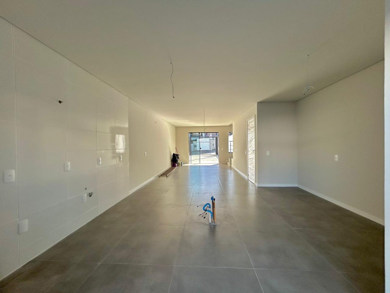 Sobrado Geminado à venda no Água Verde: 