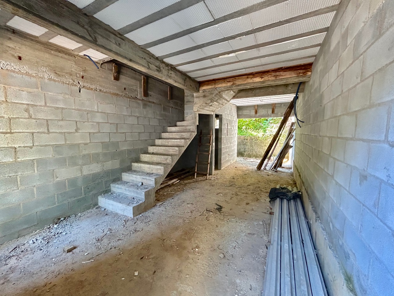 Sobrado Geminado à venda no Velha Central: 