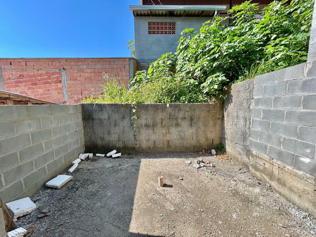 Sobrado Geminado à venda no Velha Central: 