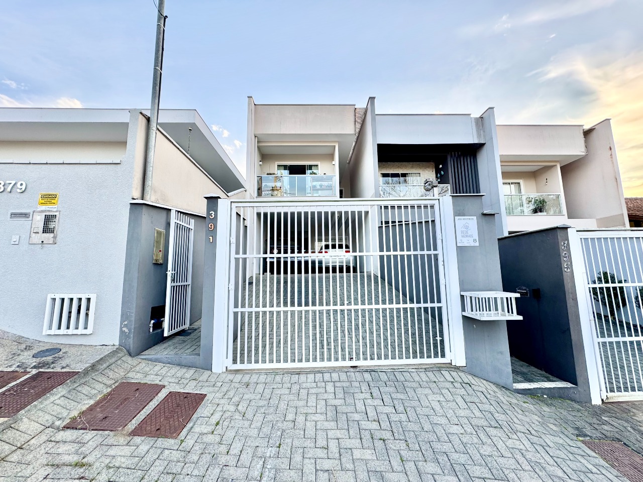 Sobrado com suíte e amplo espaço de terreno na Velha Central — foto 3