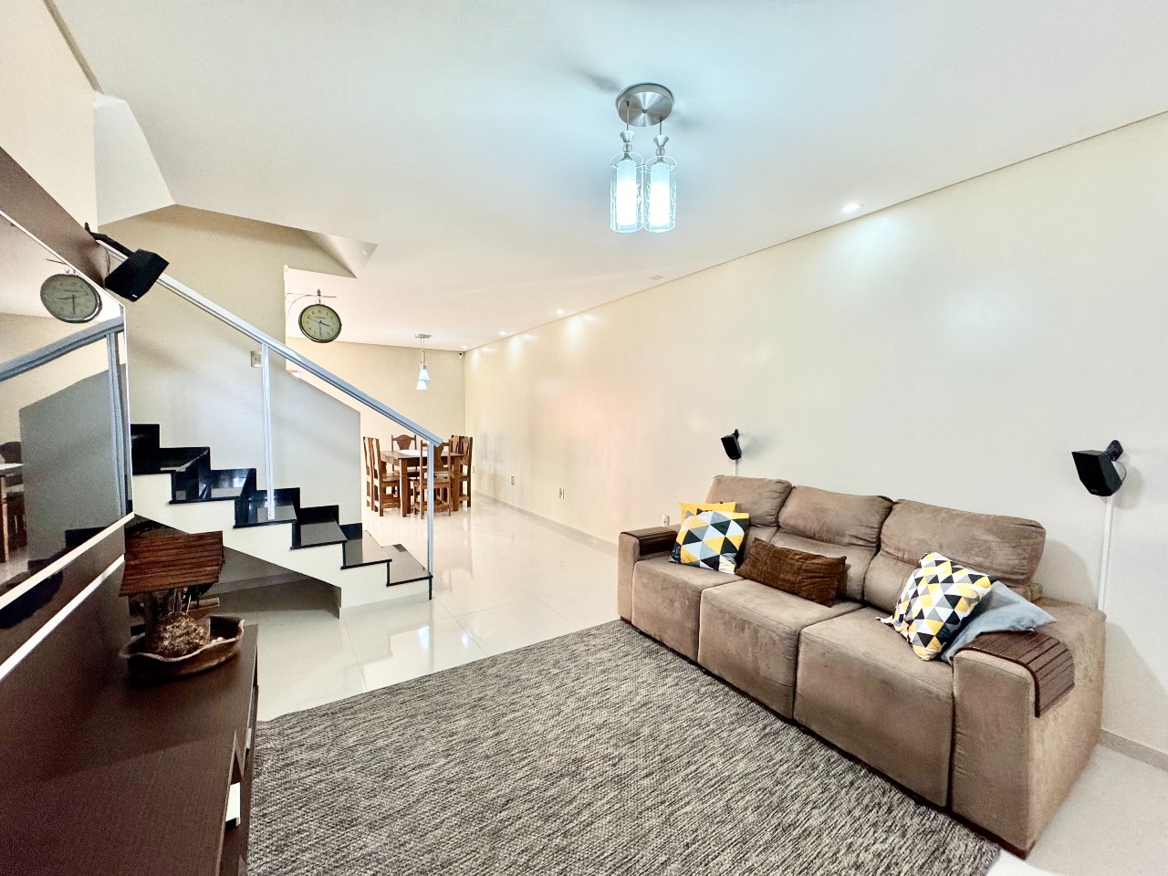 Sobrado com suíte e amplo espaço de terreno na Velha Central — foto 5