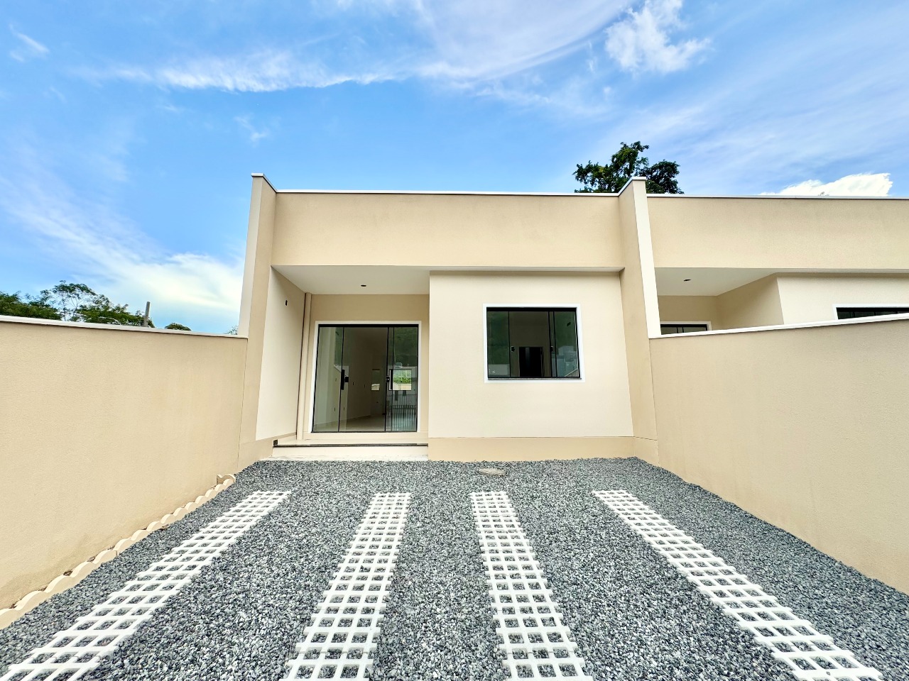 Casa Geminada à venda no Velha Central: 