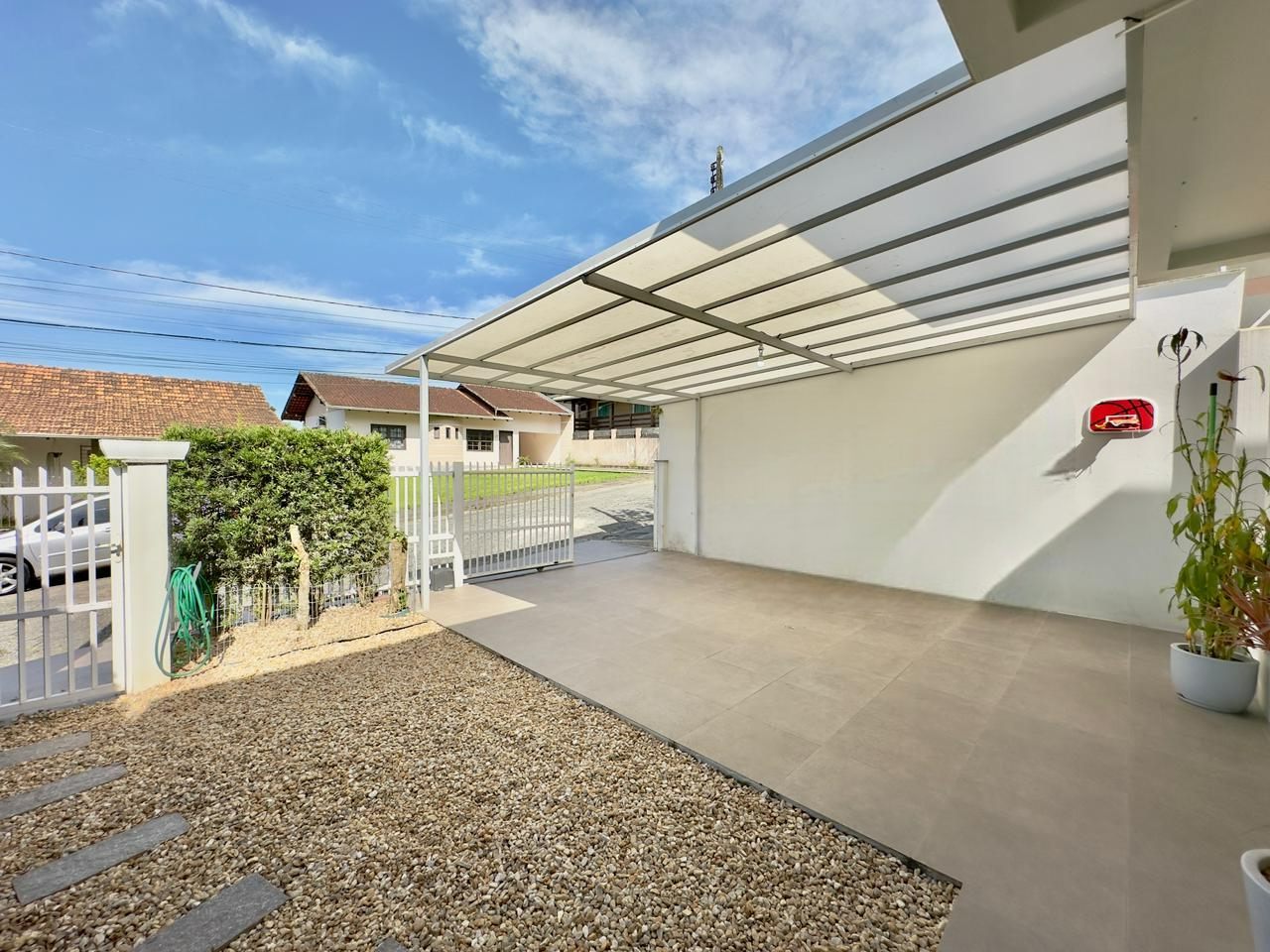 Casa Geminada à venda no Água Verde: 