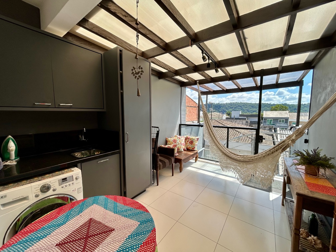 Sobrado Geminado à venda no Água Verde: 