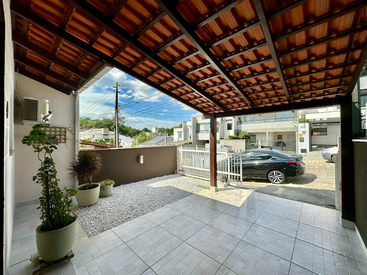 Casa Geminada à venda no Velha Central: 