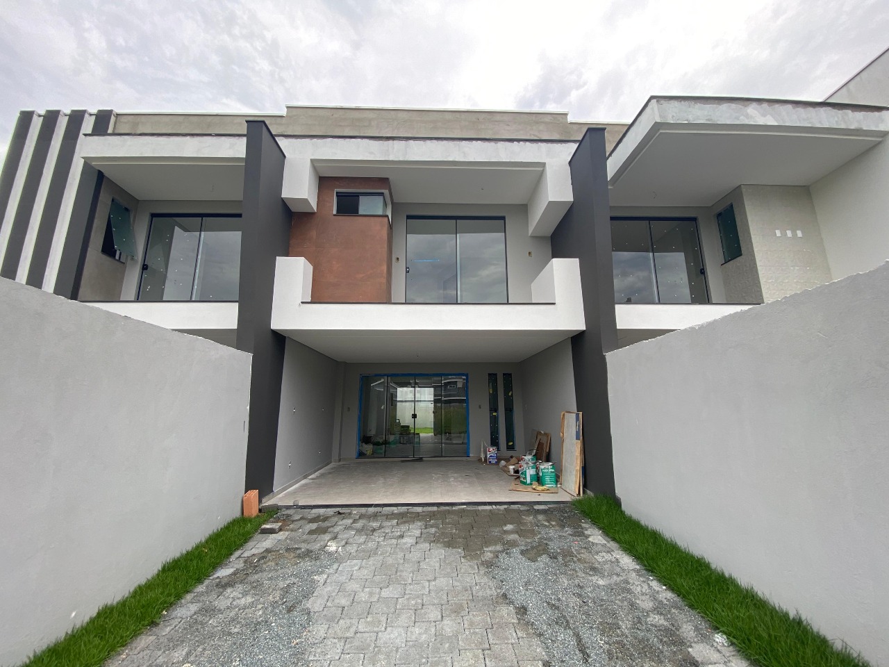 Sobrado Geminado à venda no Velha Central: 