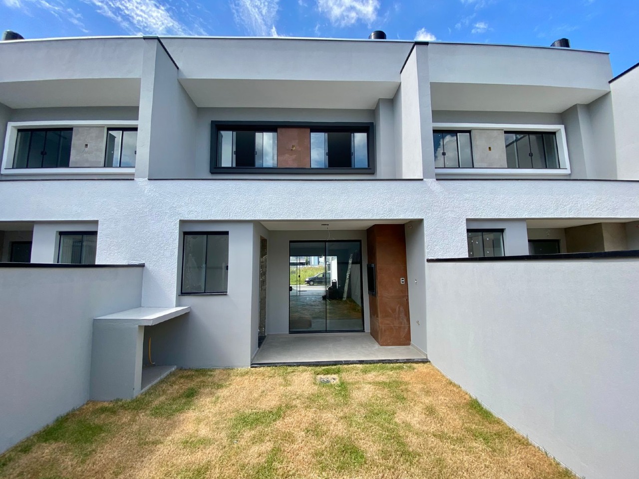 Sobrado Geminado à venda no Velha Central: 