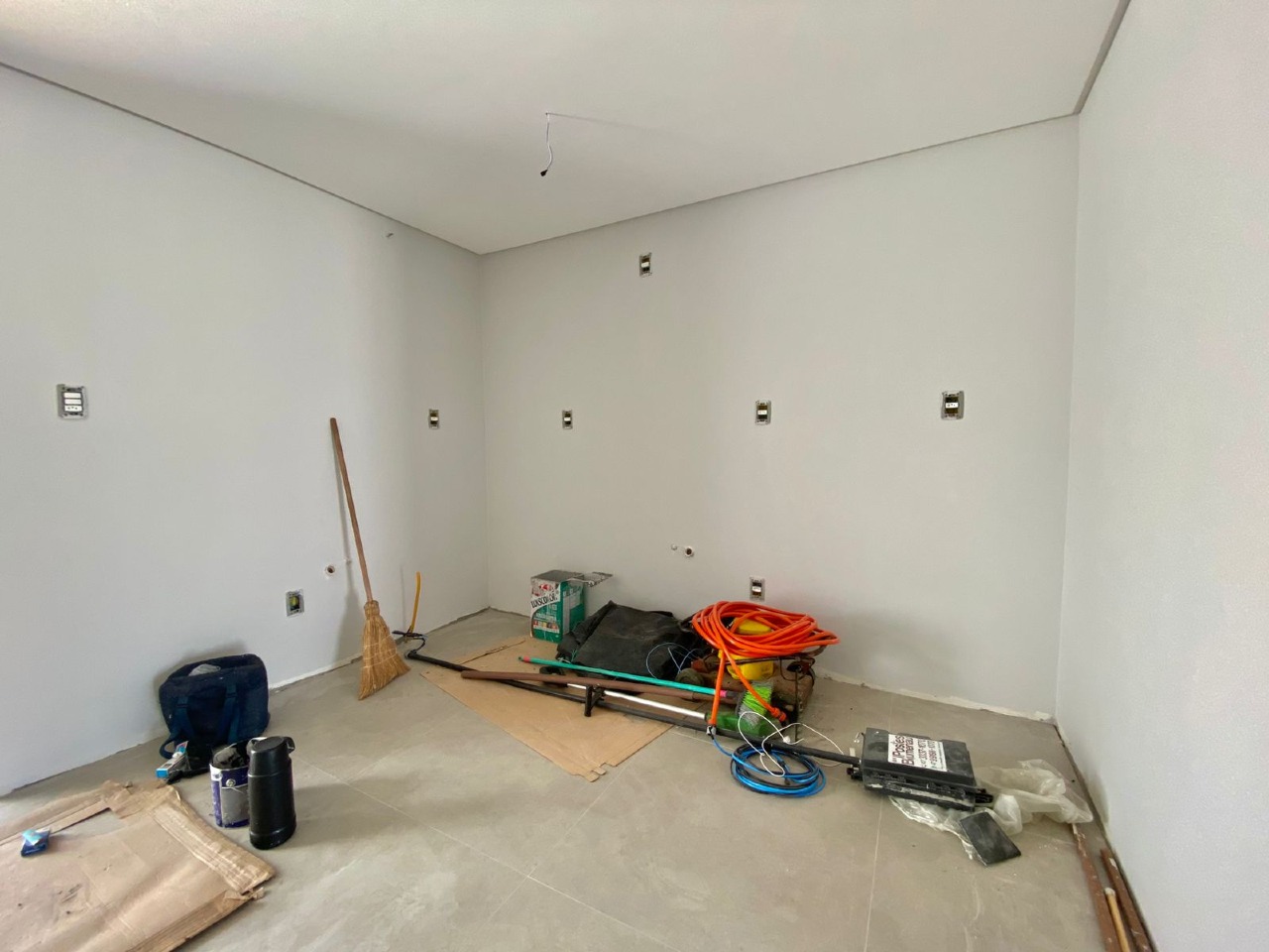 Sobrado Geminado à venda no Velha Central: 