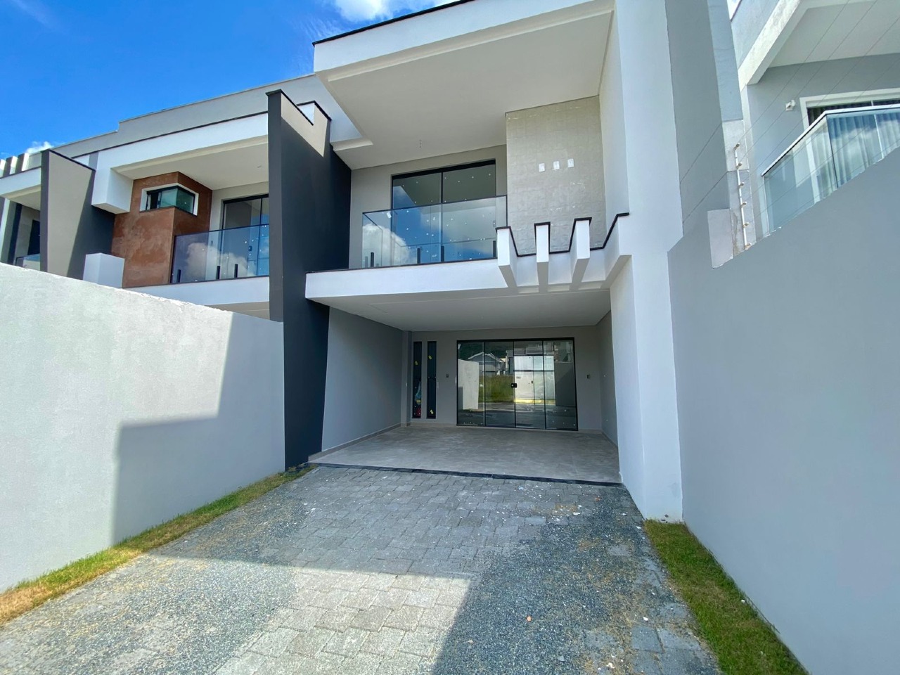 Sobrado Geminado à venda no Velha Central: 