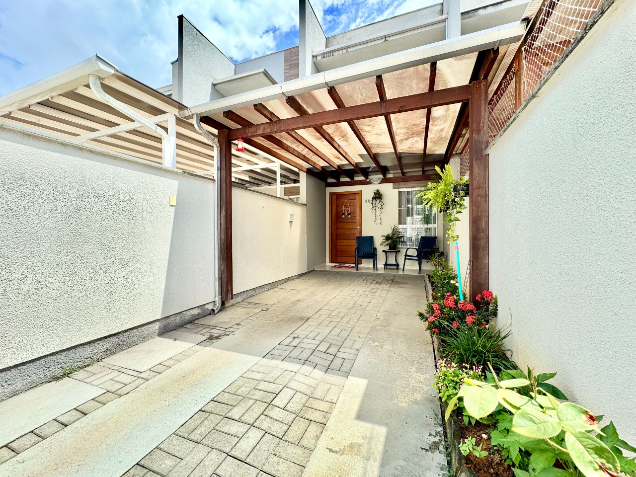 Sobrado Geminado à venda no Água Verde: 