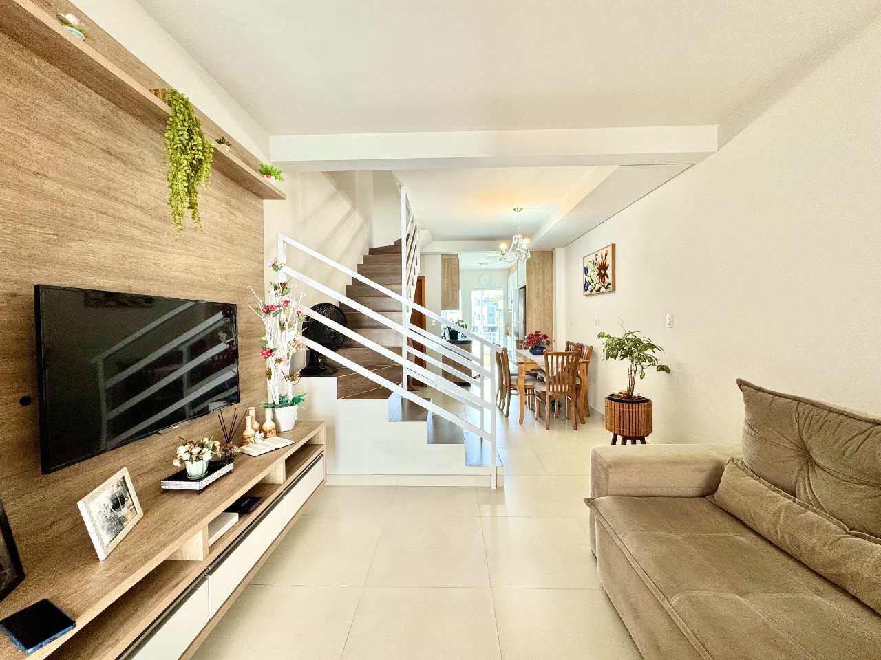 Sobrado Geminado à venda no Água Verde: 