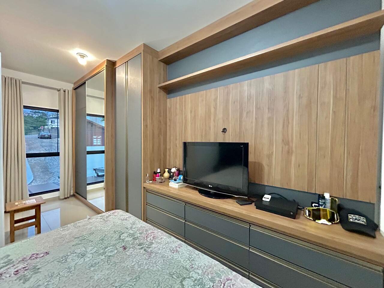 Sobrado Geminado à venda no Água Verde: 