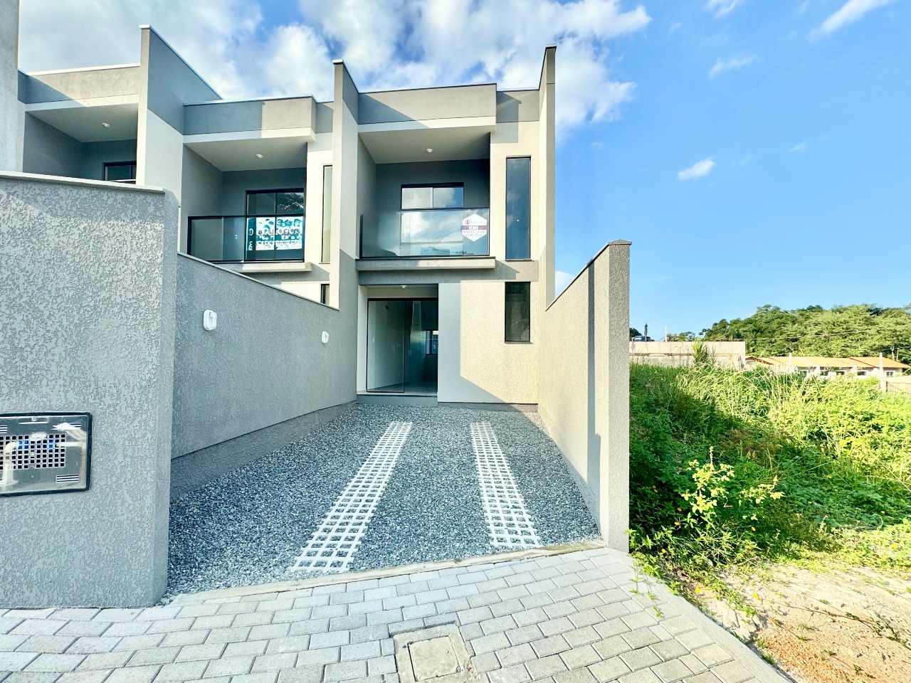 Sobrado Geminado à venda no Velha Central: 