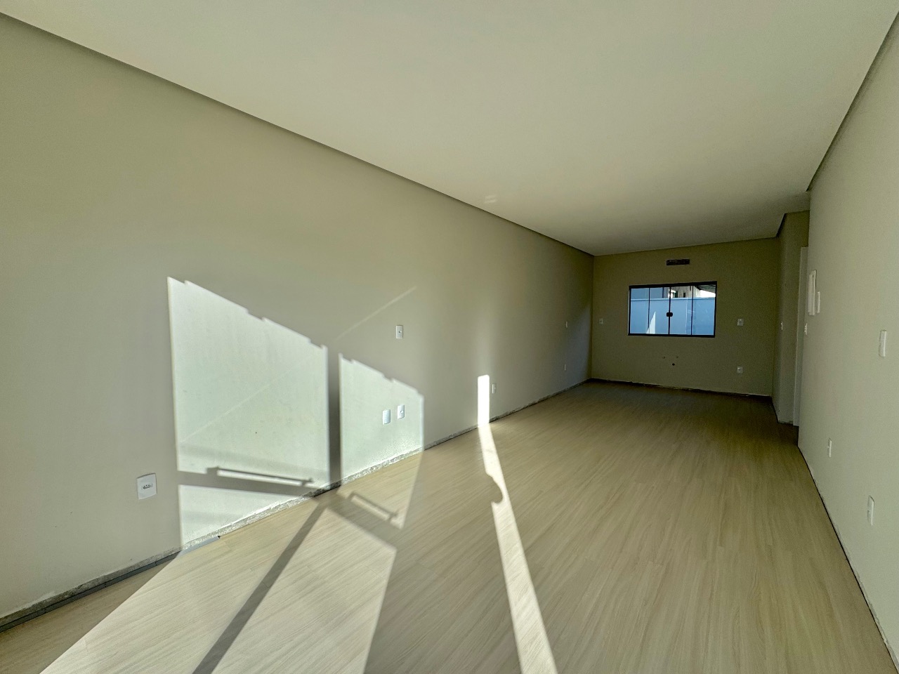 Sobrado Geminado à venda no Escola Agrícola: 