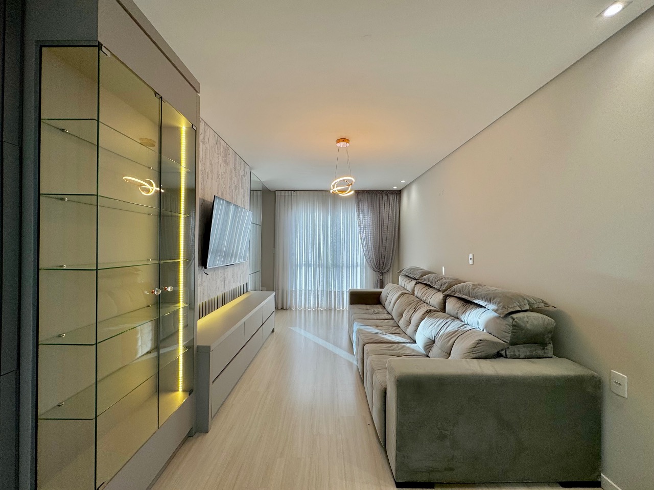 Sobrado Geminado à venda no Escola Agrícola: 