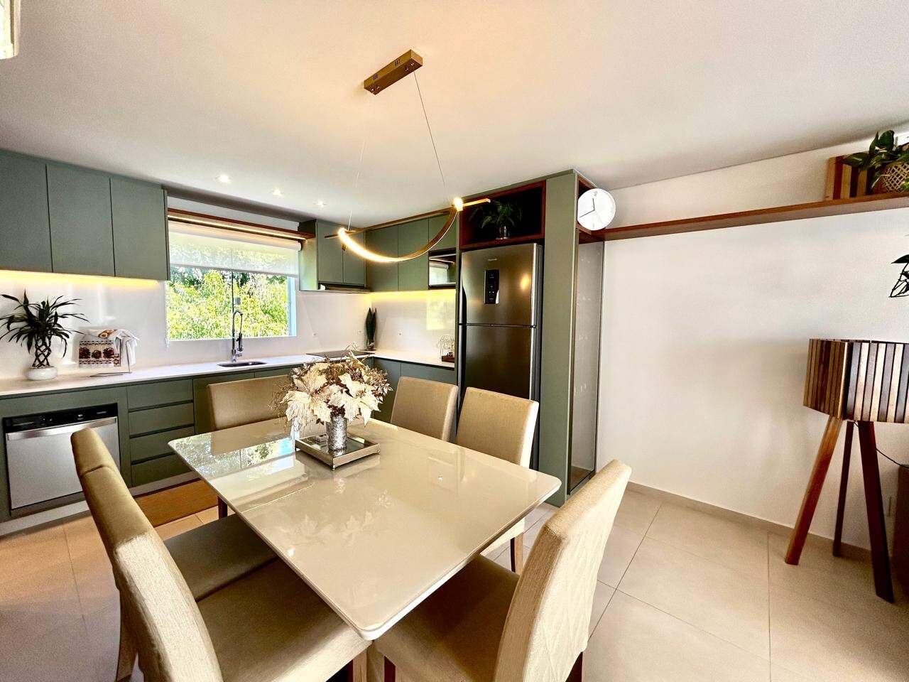 Sobrado Geminado à venda no Água Verde: 