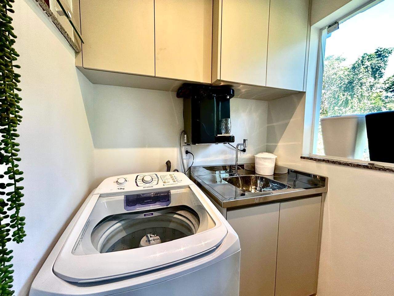 Sobrado Geminado à venda no Água Verde: 