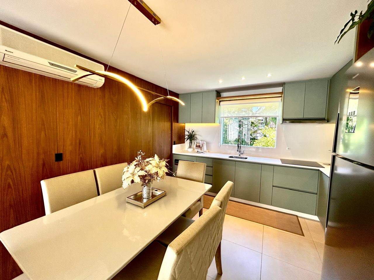 Sobrado Geminado à venda no Água Verde: 