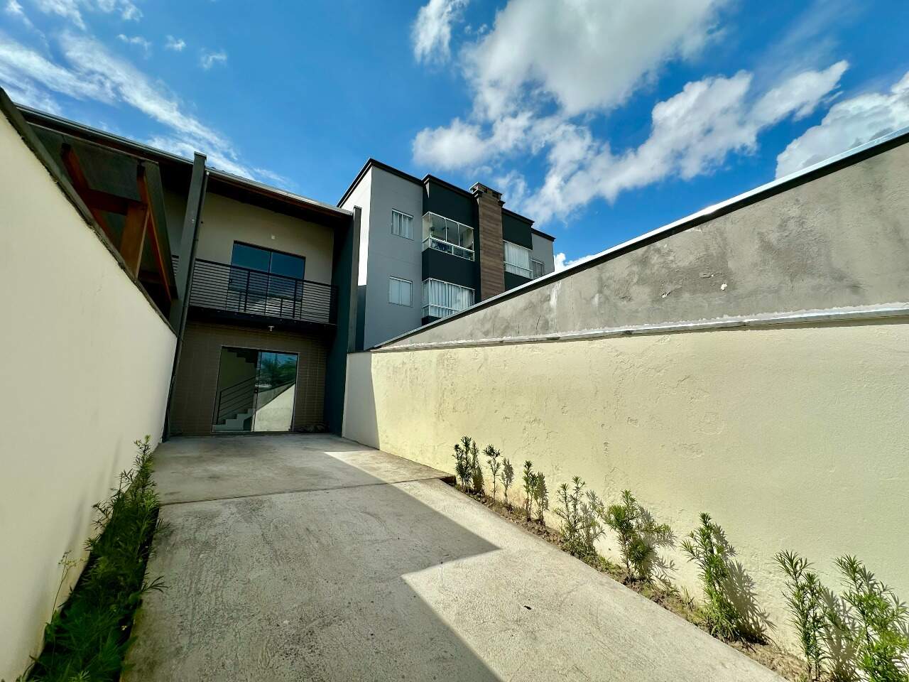 Sobrado Geminado à venda no Velha Central: 