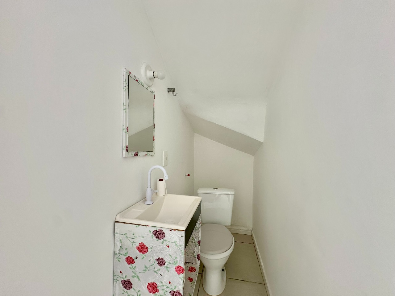 Sobrado Geminado à venda no Velha Central: 