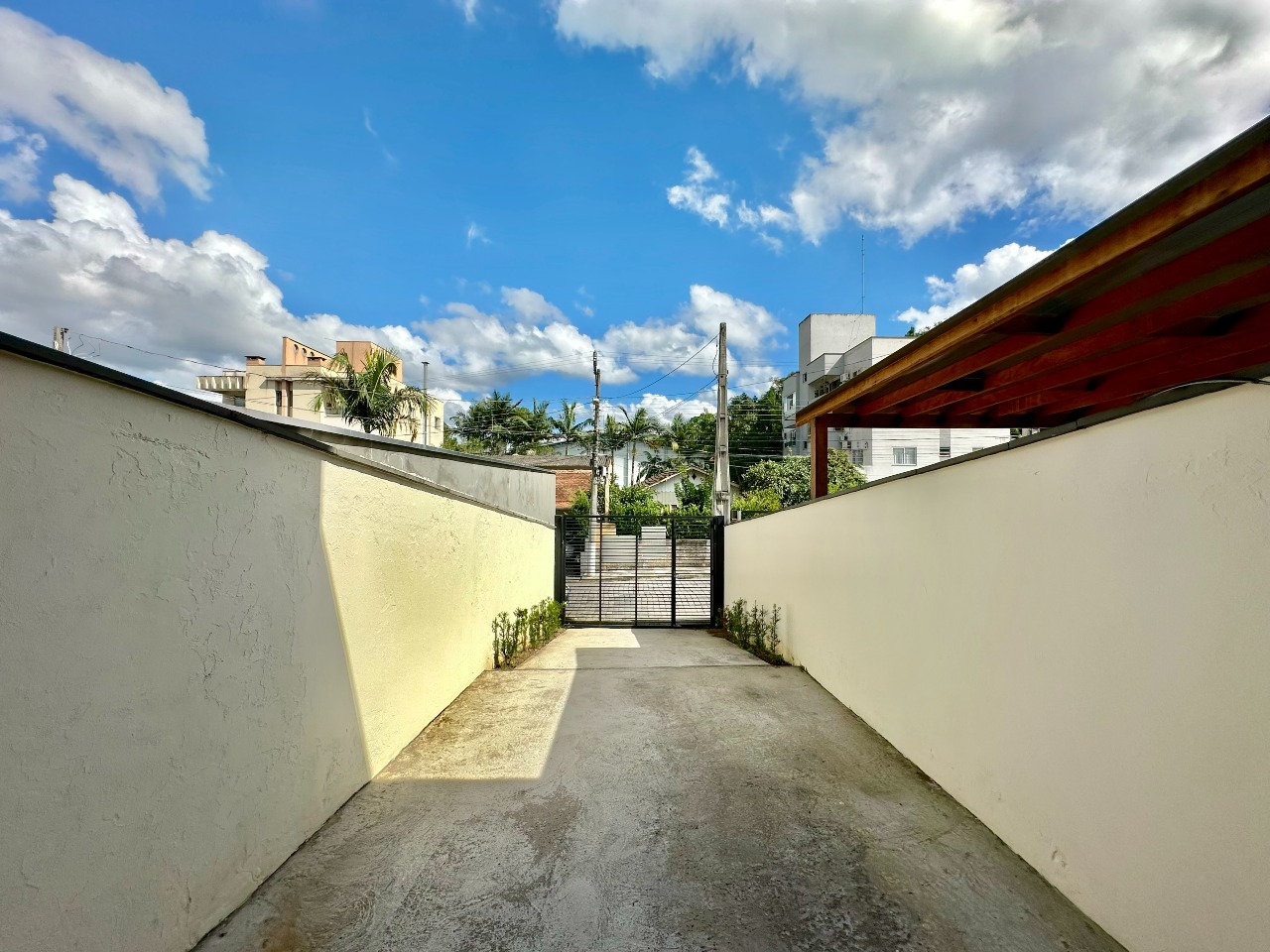 Sobrado Geminado à venda no Velha Central: 